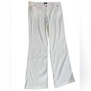 NYDJ (not your daughters jeans) white sz 14 tall
linen pants NWT